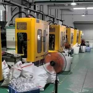 Hungker Plastic blow molding machine production workshop